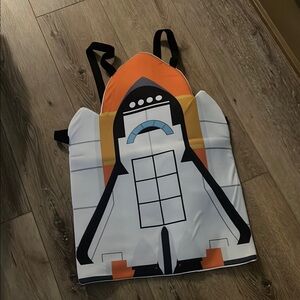 Space Shuttle Design Apron